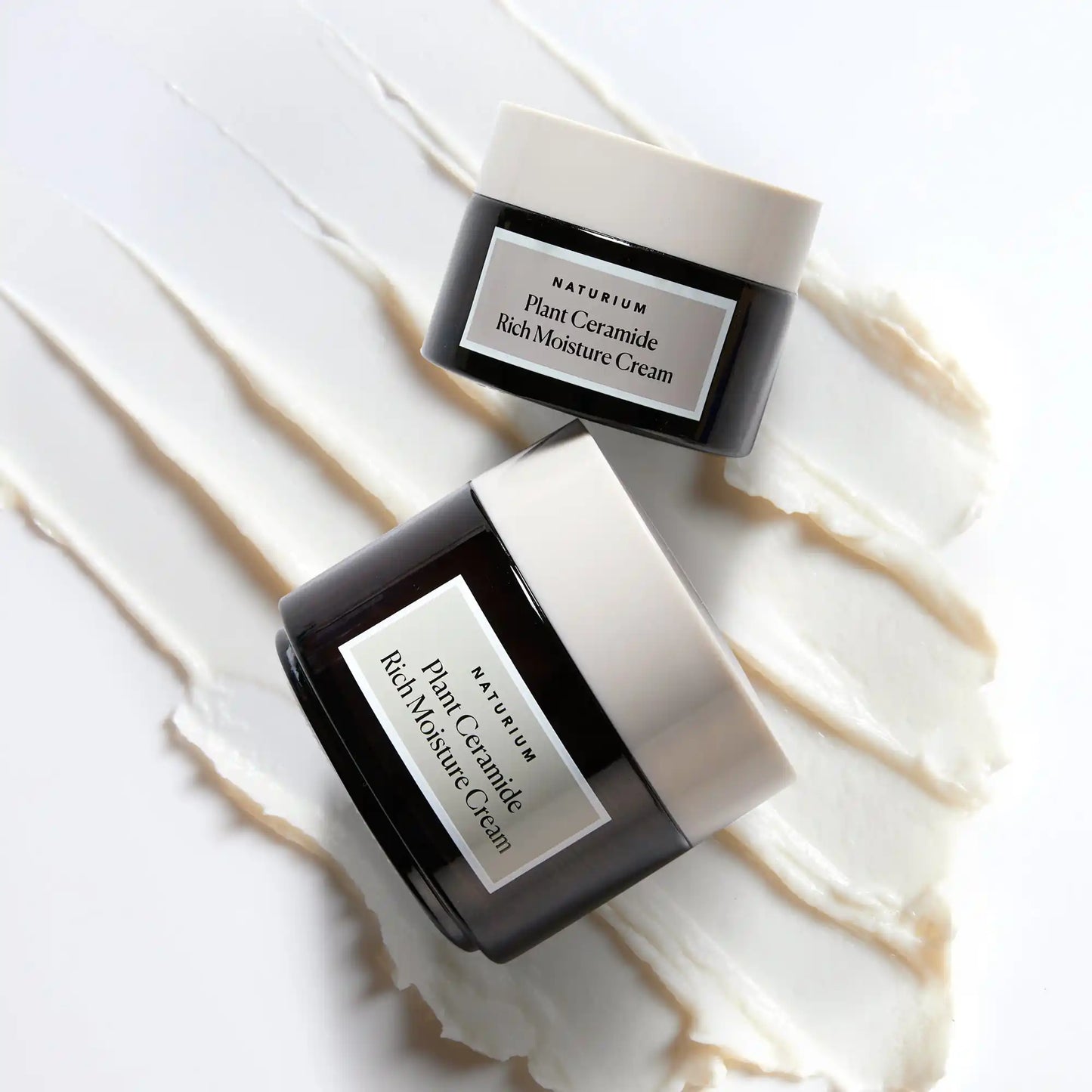 plant-ceramide-rich-moisture-cream-jumbo-e5 11_18_2021_Naturium0575-crop.webp